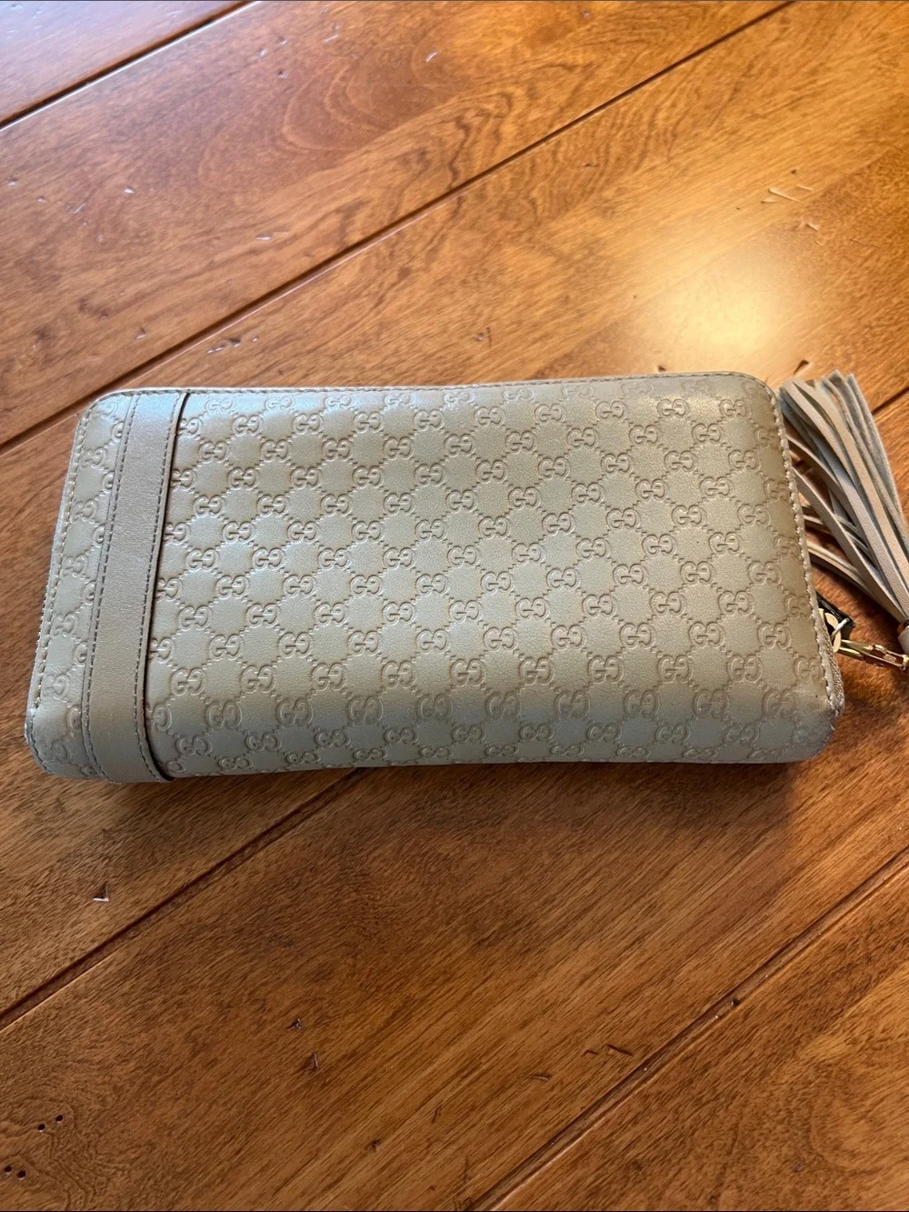 Gucci Light Gray Signature Leather Zip Wallet with Tassel Accent MicrGucciassima